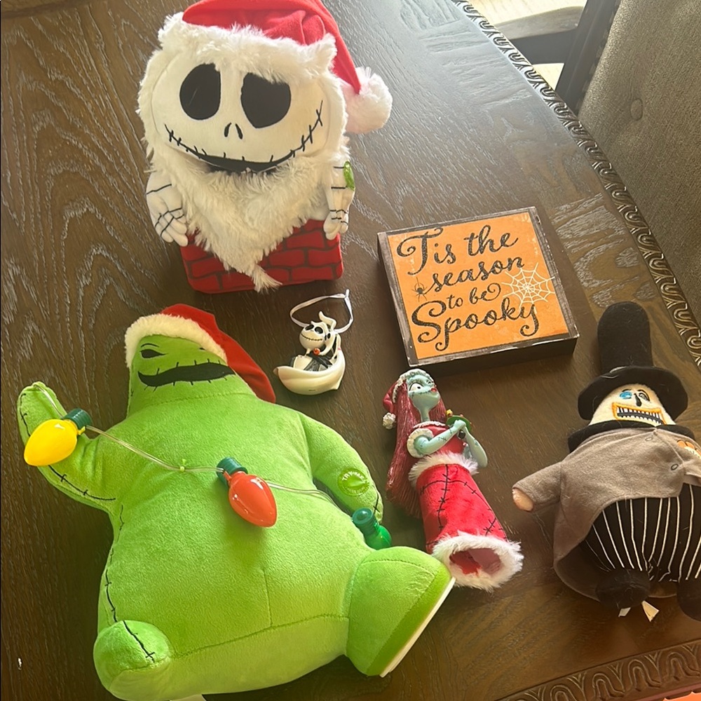 Disney nightmare before Christmas Holiday Plush Set decor Halloween